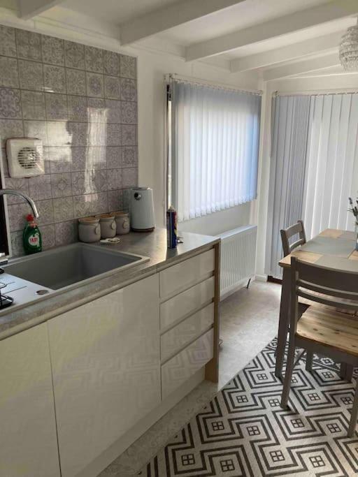Cwtch Cymru Lodge 7F Caer Beris Holiday Lodge Park Билт-Уэлс Экстерьер фото